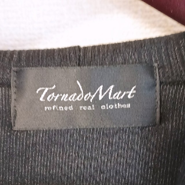 TORNADO MART(トルネードマート)のトルネードマート　パーカー　ビッグロゴ　限定品　ブラック　黒　メンズ　Ｍサイズ メンズのトップス(パーカー)の商品写真