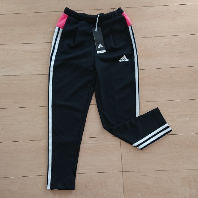 adidas(アディダス)の新品 アディダス ジャージパンツ 140 女の子 キッズ/ベビー/マタニティのキッズ服女の子用(90cm~)(パンツ/スパッツ)の商品写真