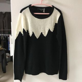 フォーエバートゥエンティーワン(FOREVER 21)の モノトーン デザインニット  クリーニング済み(ニット/セーター)