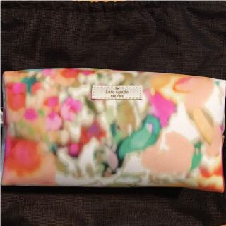 ケイトスペードニューヨーク(kate spade new york)の新品【katespade】ケイトスペード ポーチ（日本未発売）(ポーチ)