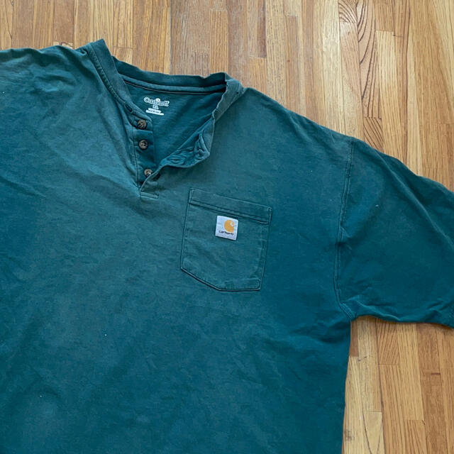 carhartt(カーハート)のcarhartt Tシャツ（XLサイズ） メンズのトップス(Tシャツ/カットソー(半袖/袖なし))の商品写真