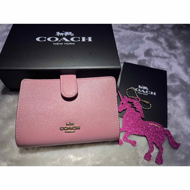 COACH コーチ　折り財布　ホワイト　白色　ドリーミーベジ柄　ピンク