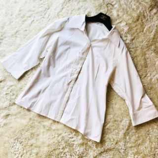 ニジュウサンク(23区)の【美品】23区 オンワード樫山 白シャツ フリルブラウス 46 大きめ 春(シャツ/ブラウス(長袖/七分))