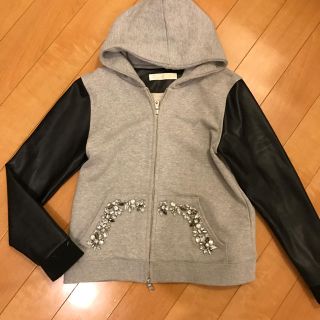 チェスティ(Chesty)のchestyビジューつきパーカー完売品(パーカー)