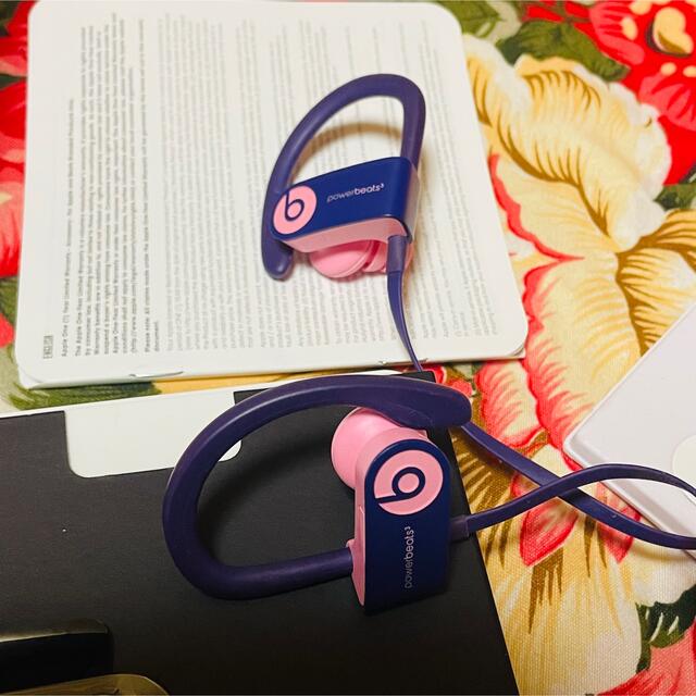 Beats by Dr Dre(ビーツバイドクタードレ)のPowerBeats3 by Dr Dre★ワイヤレスイヤホン★パープル ピンク スマホ/家電/カメラのオーディオ機器(ヘッドフォン/イヤフォン)の商品写真