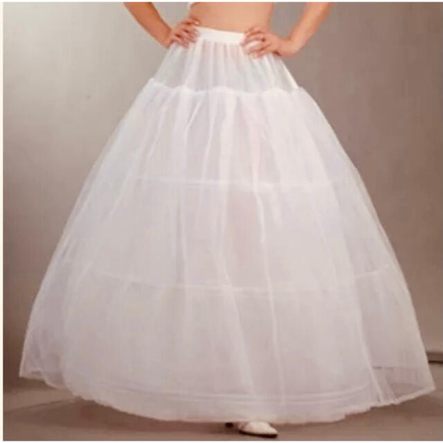 プリンセス　パニエ　３段 ワイヤー ボリューム　コスプレ ウエディング 90cm レディースのフォーマル/ドレス(ウェディングドレス)の商品写真