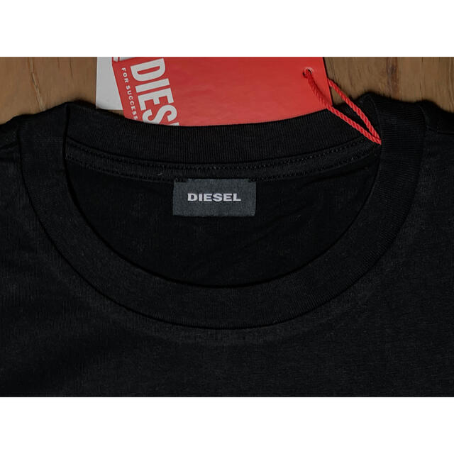 DIESEL  新品未使用　Mサイズ　Tシャツ　カットソー　半袖　黒　ディーゼル