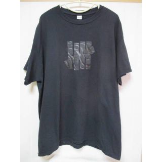 アンディフィーテッド(UNDEFEATED)のMサイズ　新品　正規品　undefeated DYNAMYTE TEE(Tシャツ/カットソー(半袖/袖なし))