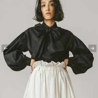 ダブルスタンダードクロージング(DOUBLE STANDARD CLOTHING)の【美品】ダブスタ　リボン付きブラウス(シャツ/ブラウス(長袖/七分))