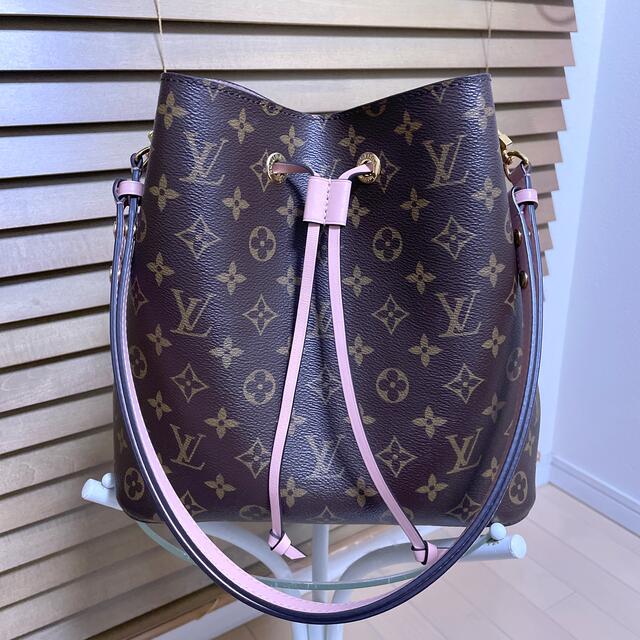 LOUIS VUITTON(ルイヴィトン)のネオノエ　ローズ レディースのバッグ(ショルダーバッグ)の商品写真