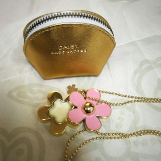 マークバイマークジェイコブス(MARC BY MARC JACOBS)のポーチ付き♡Mark Jacobs Daisy(ネックレス)