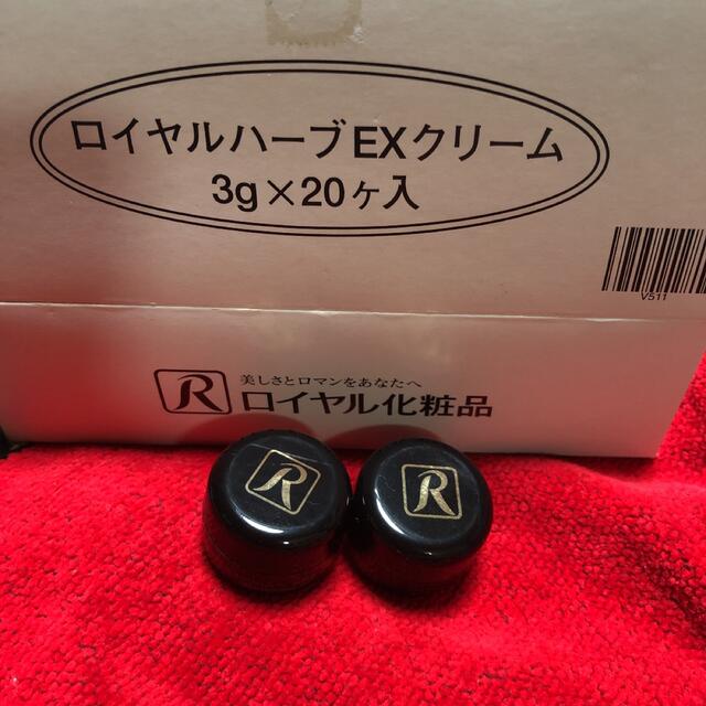 roial(ロイヤル)の超お得❣️ロイヤルハーブEXクリームサンプル3g✖️20個  純金泊入セール❣️ コスメ/美容のスキンケア/基礎化粧品(フェイスクリーム)の商品写真