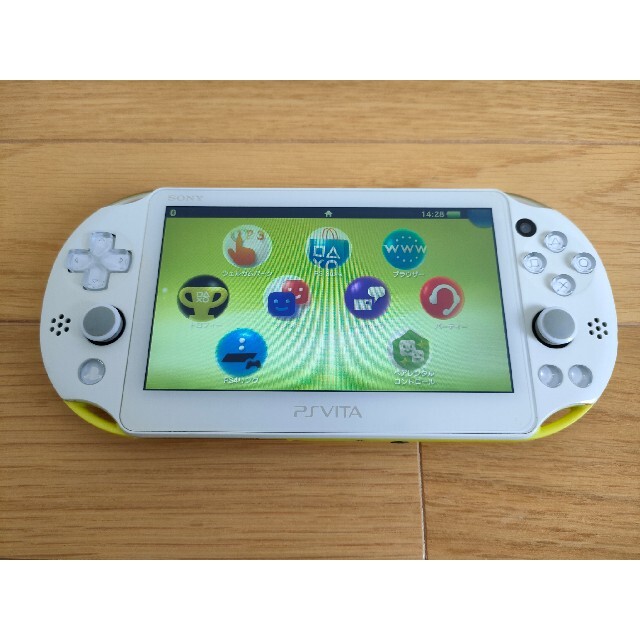 PlayStation Vita(プレイステーションヴィータ)の【即購入OK】PS Vita PCH-2000 WiFiモデル【箱付き美品】 エンタメ/ホビーのゲームソフト/ゲーム機本体(携帯用ゲーム機本体)の商品写真