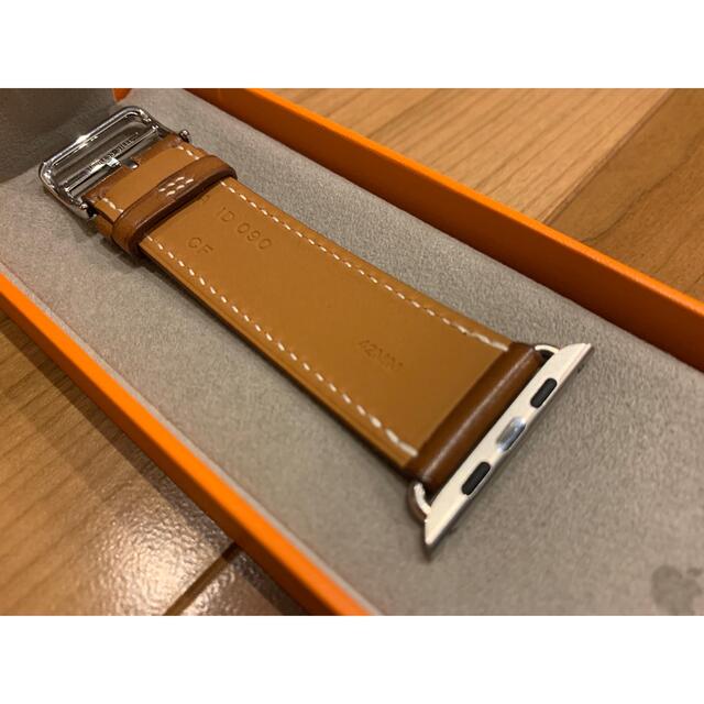 Hermes(エルメス)の未使用 HERMES エルメス Apple Watch レザーベルト ゴールド  メンズの時計(レザーベルト)の商品写真