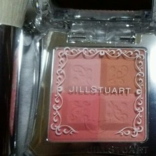 ジルスチュアート(JILLSTUART)の未使用ジルチークブラシ付き(チーク)