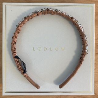 ラドロー(LUDLOW)のカチューシャ ビジュー付き　LUDLOW(カチューシャ)