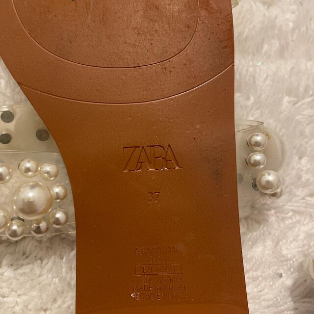 ZARAパール付きフラットサンダル レディースの靴/シューズ(サンダル)の商品写真