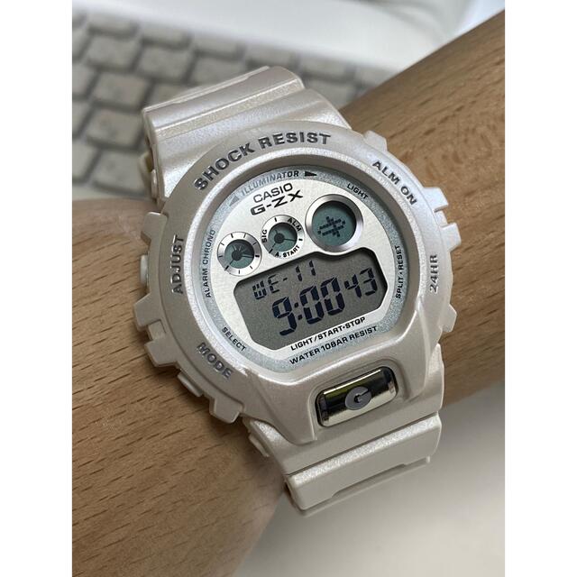 G-SHOCK(ジーショック)のg-shock mini/GZX-690LV/限定/ラバコレ/パール/メタリック メンズの時計(腕時計(デジタル))の商品写真