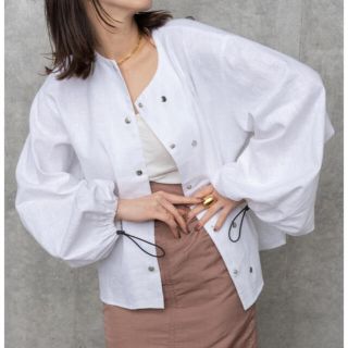 ミラオーウェン(Mila Owen)のLA PEAU DE GEM volumesleeve linen shirt(シャツ/ブラウス(半袖/袖なし))