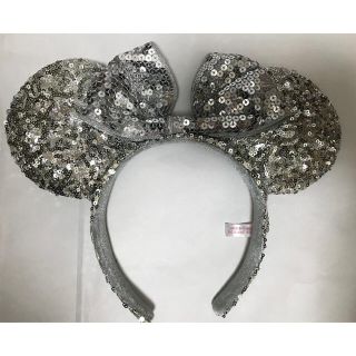 ディズニー(Disney)のDisney カチューシャ　リボン　シルバー　銀　ミニーマウス　ディズニー　ラメ(カチューシャ)