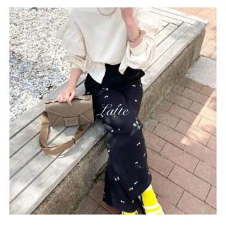 ZARA 　エンブロイダリーテクスチャーパンツ　S　完売品