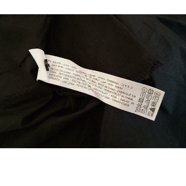 ZARA(ザラ)のMサイズ　黒色　ザラ レディースのトップス(シャツ/ブラウス(半袖/袖なし))の商品写真