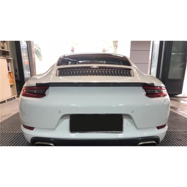 ■即納■ ポルシェ ■ 991  911 リア　カーボンスポイラー　★国内在庫 自動車/バイクの自動車(車種別パーツ)の商品写真