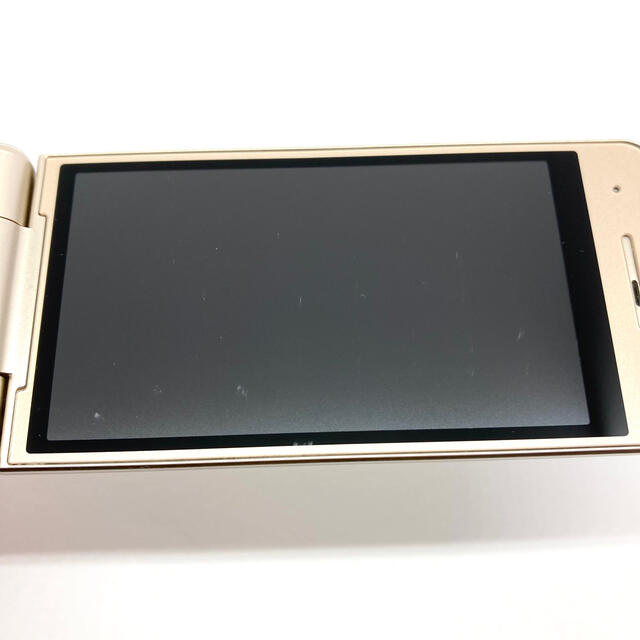 Panasonic(パナソニック)の良品 docomo P-01H ゴールド FOMA 3G ワンプッシュオープン スマホ/家電/カメラのスマートフォン/携帯電話(携帯電話本体)の商品写真