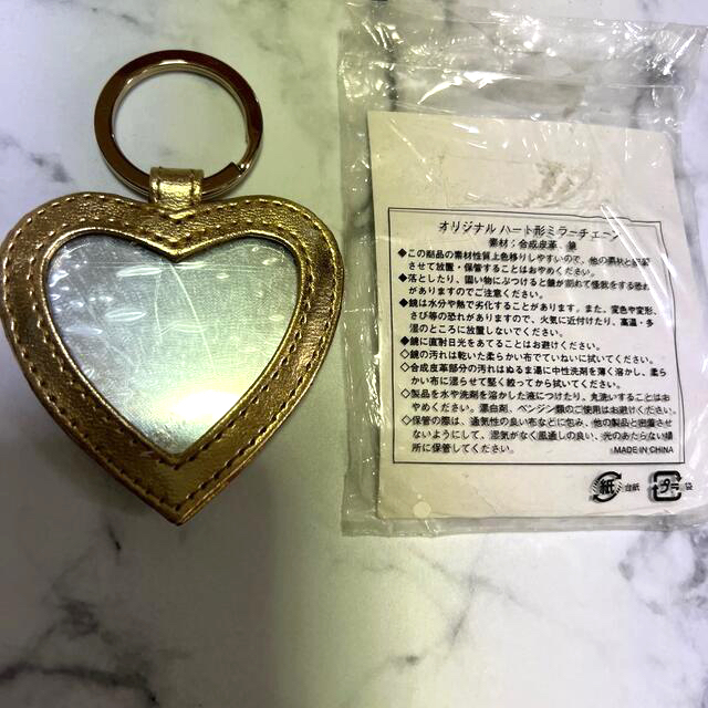 Yves Saint Laurent Beaute - 新品 YSLハートミラーチャームの