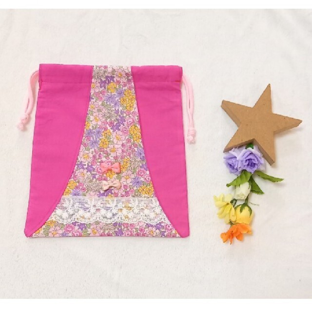 プリンセス　女の子　コップ袋　レディース　巾着 ハンドメイドのキッズ/ベビー(外出用品)の商品写真
