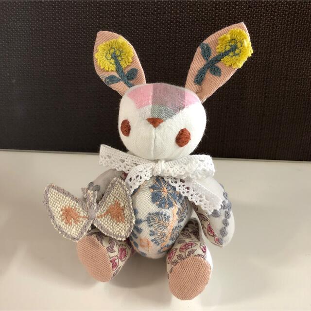 mina perhonen(ミナペルホネン)のハンドメイド ミナペルホネン生地使用 うさぎちゃん ハンドメイドのぬいぐるみ/人形(ぬいぐるみ)の商品写真