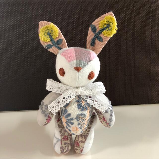 mina perhonen(ミナペルホネン)のハンドメイド ミナペルホネン生地使用 うさぎちゃん ハンドメイドのぬいぐるみ/人形(ぬいぐるみ)の商品写真