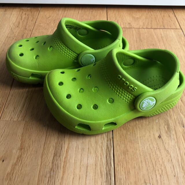 crocs(クロックス)のクロックス　ライム　C6  14センチ キッズ/ベビー/マタニティのベビー靴/シューズ(~14cm)(サンダル)の商品写真