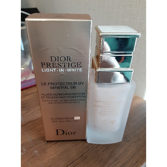 Dior(ディオール)のプレステージ ホワイト ル プロテクター UV ミネラル BB 01 コスメ/美容のベースメイク/化粧品(BBクリーム)の商品写真