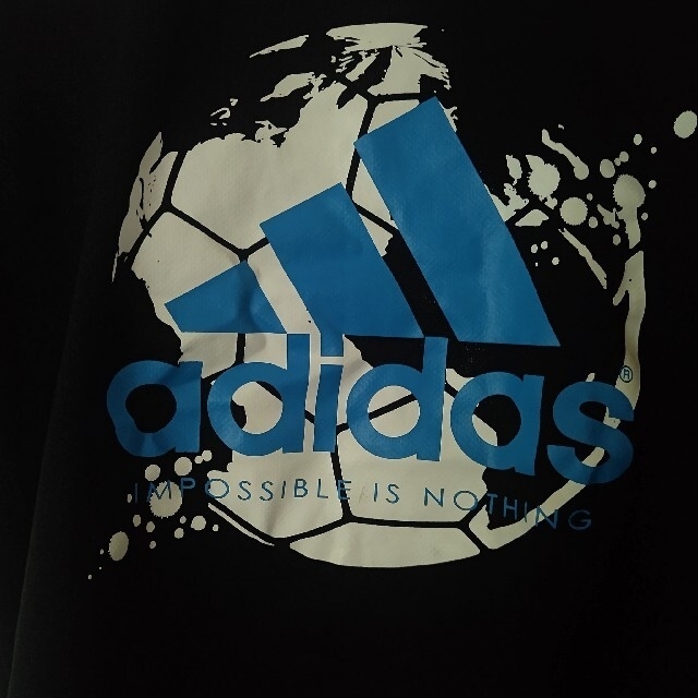 adidas(アディダス)のadidas Tシャツ 黒 130 キッズ/ベビー/マタニティのキッズ服男の子用(90cm~)(Tシャツ/カットソー)の商品写真