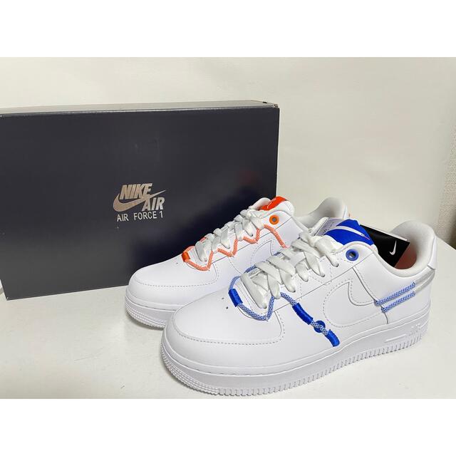 NIKE(ナイキ)の【新品】23.5㎝　NIKE WMNS AIR FORCE 1 '07 LX レディースの靴/シューズ(スニーカー)の商品写真