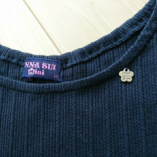 ANNA SUI mini(アナスイミニ)のアナスイミニ リブカットソー 140 キッズ/ベビー/マタニティのキッズ服女の子用(90cm~)(Tシャツ/カットソー)の商品写真