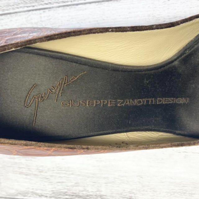 Giuseppe Zanotti Design(ジュゼッペザノッティデザイン)のジュゼッペザノッティーデザイン パンプス 22.5cm レディースの靴/シューズ(ハイヒール/パンプス)の商品写真