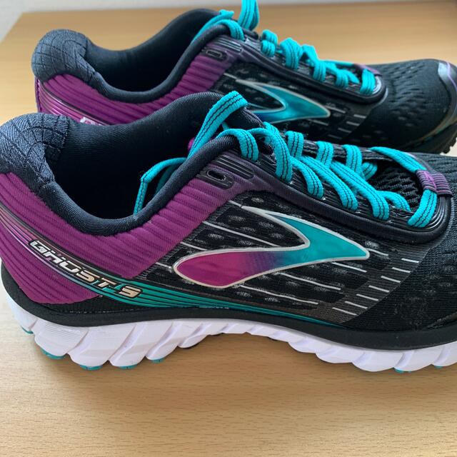 Brooks(ブルックス)のブルックス★ランニングシューズ【22.5cm】 スポーツ/アウトドアのランニング(シューズ)の商品写真