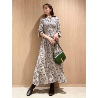 SNIDEL - デコルテオープンドットプリントワンピース SNIDELの SNIDEL - デコルテオープンドットプリントワンピース SNIDELの