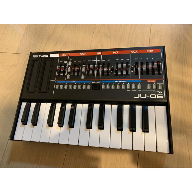 Roland(ローランド)の最終値下JU-06 Boutique Series k-25m付き 楽器の鍵盤楽器(キーボード/シンセサイザー)の商品写真