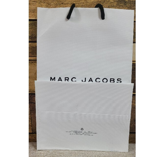 MARC JACOBS(マークジェイコブス)のmarc jacobs 紙袋 レディースのバッグ(ショップ袋)の商品写真