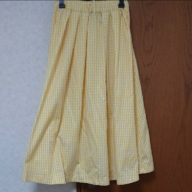 w closet(ダブルクローゼット)のw closed フロントボタン 黄色　 チェック　ロングスカート レディースのスカート(ロングスカート)の商品写真