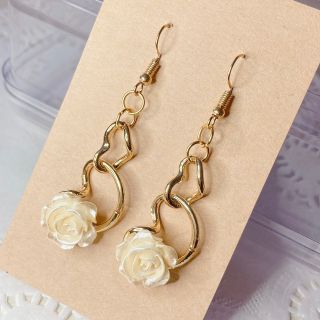 No.76 白薔薇 ハートリング ピアス ハンドメイド(イヤリング)