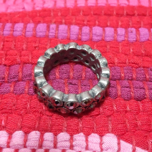 リング　いぶし銀系カラー　金属素材 レディースのアクセサリー(リング(指輪))の商品写真