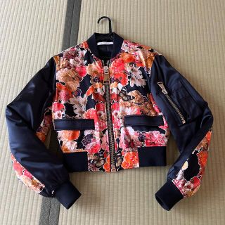 ジバンシィ(GIVENCHY)のジバンシイのシルクジャケット(ブルゾン)