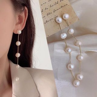 淡水パールロングピアス　シンプル　ゆれる(ピアス)