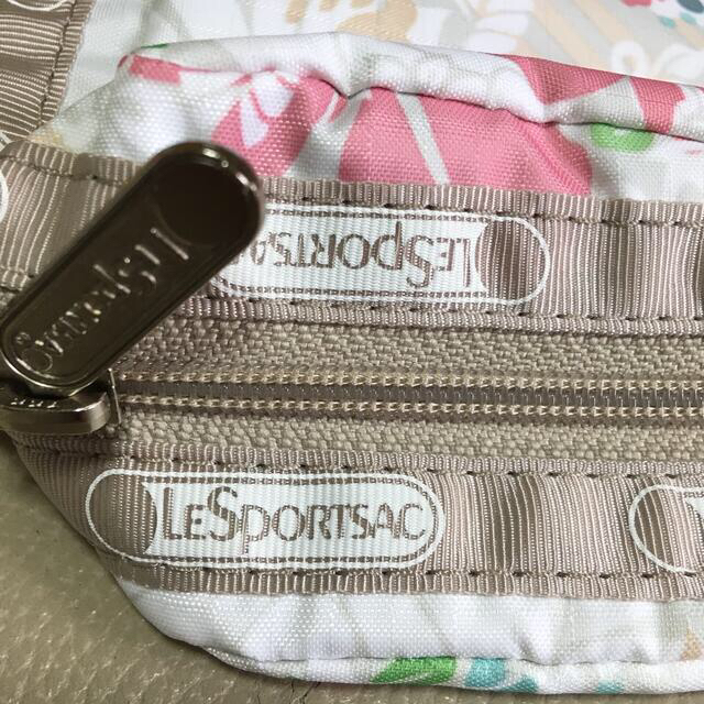 LeSportsac(レスポートサック)のレスポートサック  ポーチ　ハイビスカス柄？　未使用 レディースのファッション小物(ポーチ)の商品写真