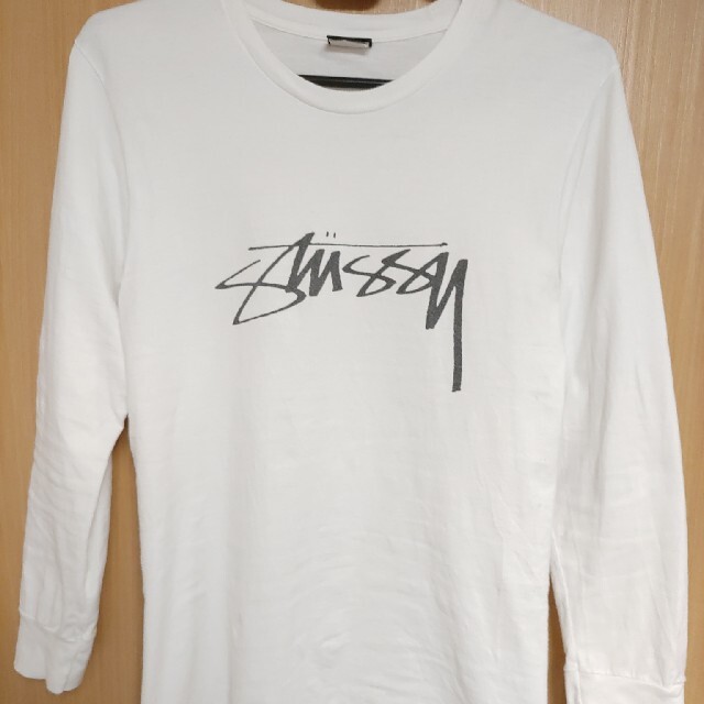 STUSSY(ステューシー)のフロントロゴSTUSSYシンプル長袖TシャツSサイズ白ホワイトロンＴステューシー メンズのトップス(Tシャツ/カットソー(七分/長袖))の商品写真