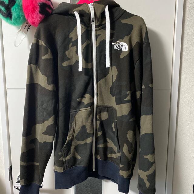 THE NORTH FACE(ザノースフェイス)の専用　値下げ　ノースフェイス　迷彩柄　パーカー　S メンズのトップス(パーカー)の商品写真